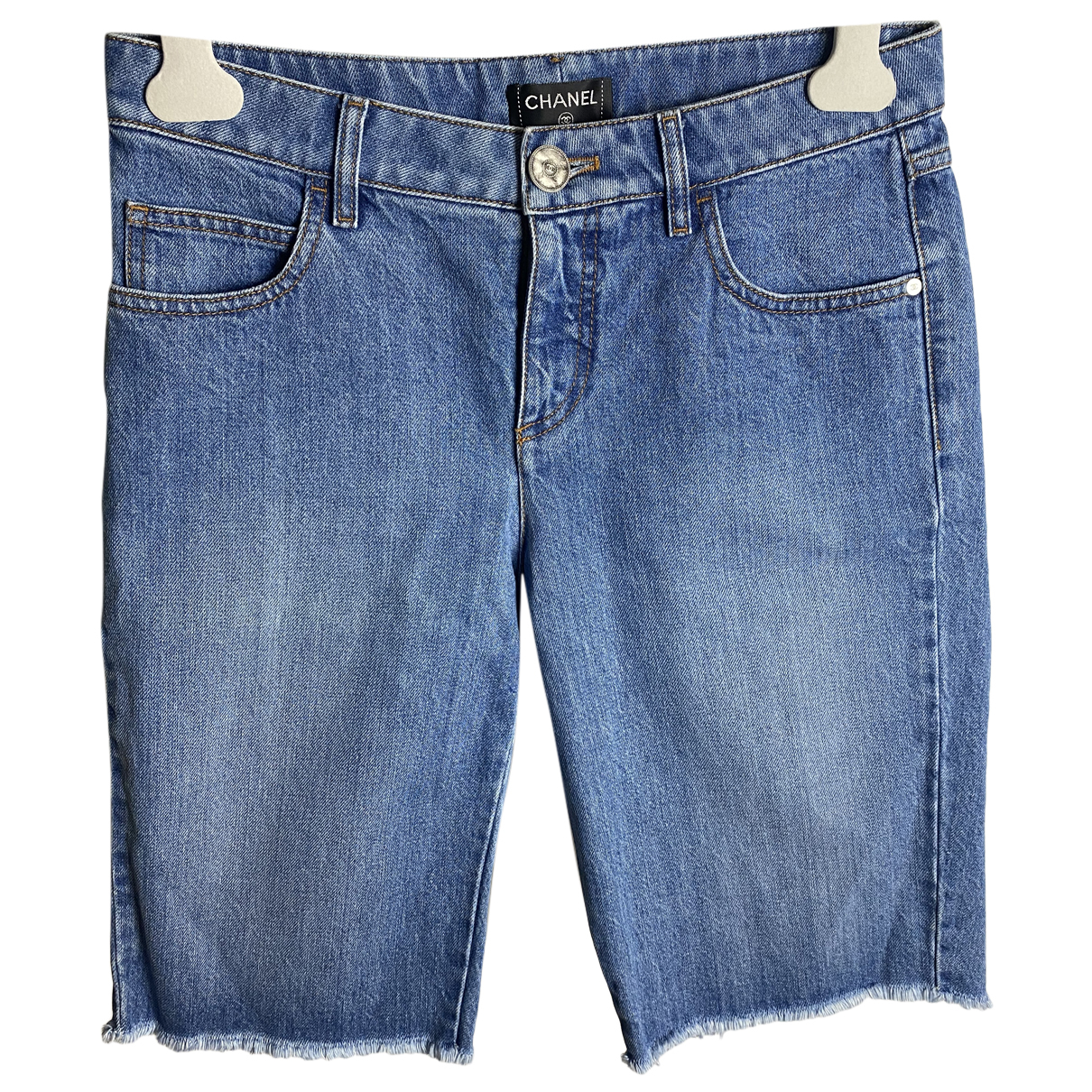Short jeans Chanel x Pharrell Williams 